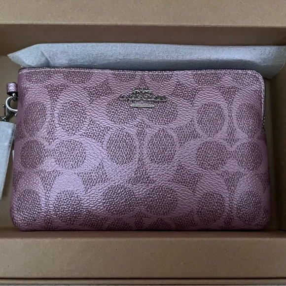 NWT Coach Boxed Corner Zip Wristlet in Signature Canvas w/Charms - Picture 7 of 9